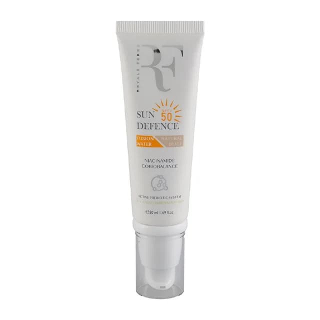 کرم ضد آفتاب رنگی با SPF ۵۰ مناسب پوست چرب حجم ۵۰ میلی لیتر آر اف